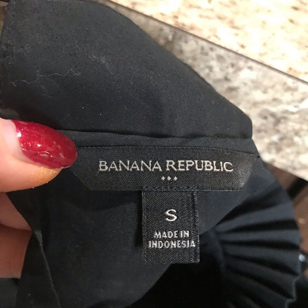 Banana Republic Small Sleeveless Blouse - Picture 6 of 8